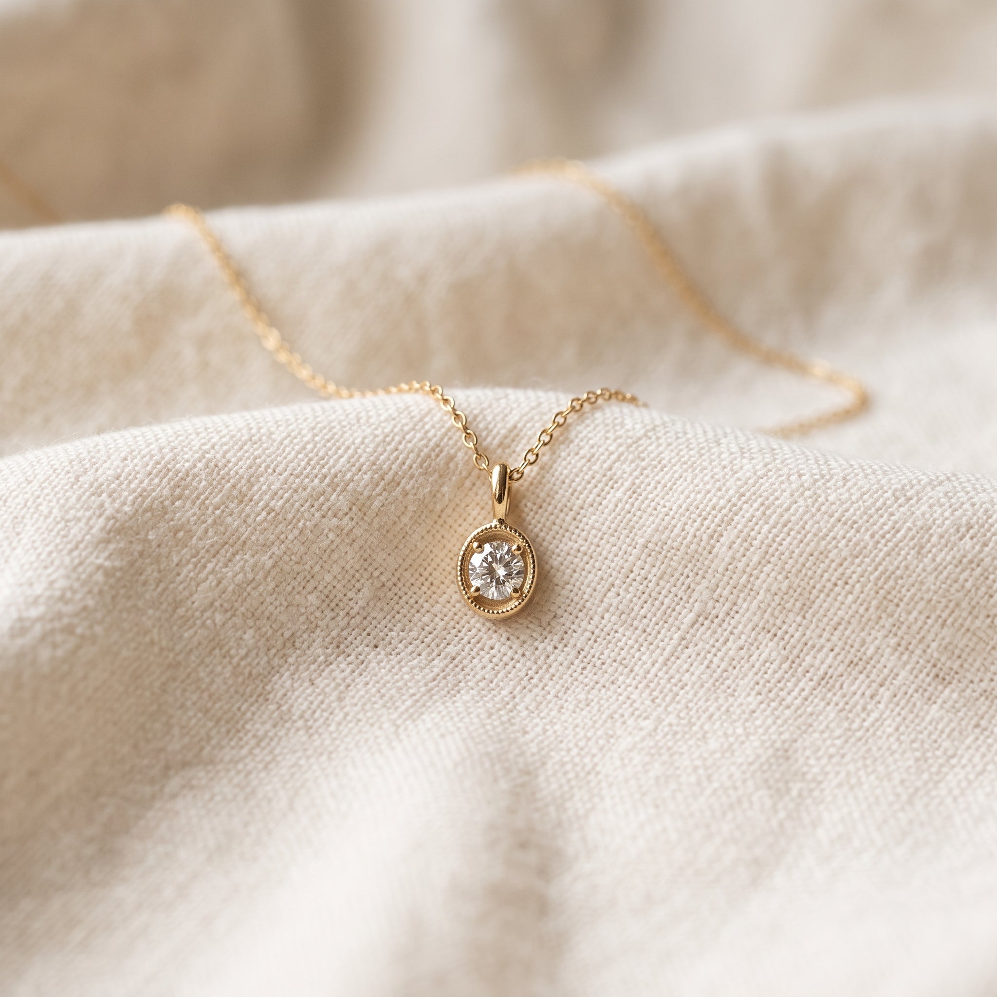 Pendants and chains collection