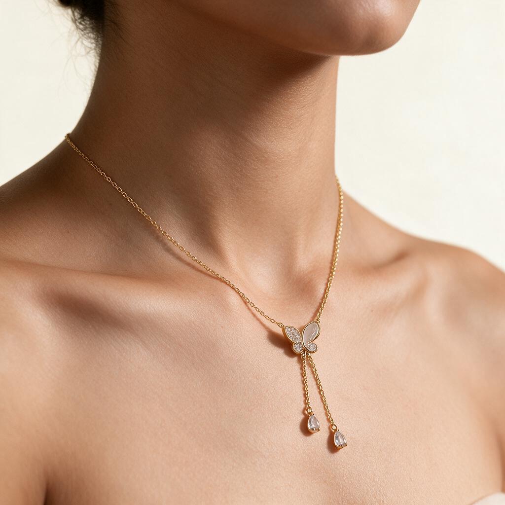 Woman wearing the necklace at the collarbone